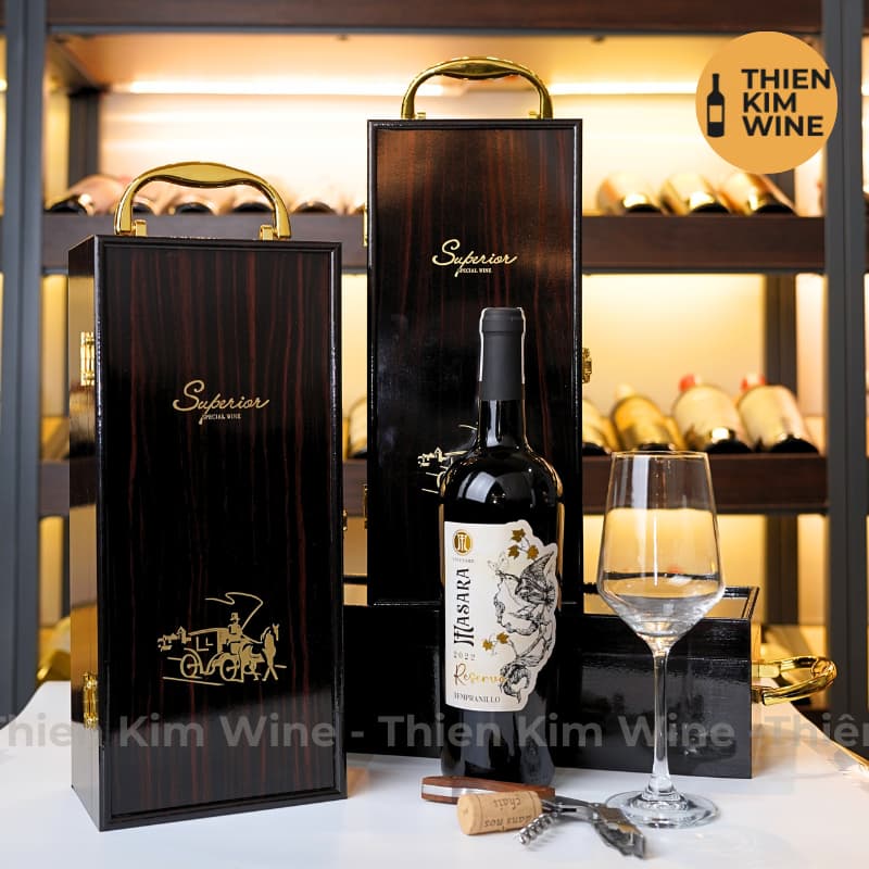 [Chính hãng] - Hộp Quà Tặng VIP 1 Chai Rượu Vang - Hộp Sơn Mài Cao Cấp Kèm 3 Phụ Kiện Có Quai Xách