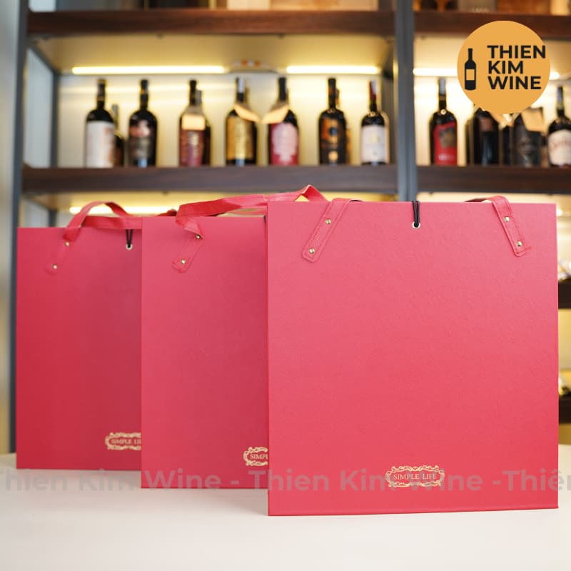 Hộp Quà Tặng Tết 2 Chai Rượu Vang Chính Hãng Kèm 2 Ly Sang Trọng - Hộp Da Vip Có Dây Xách