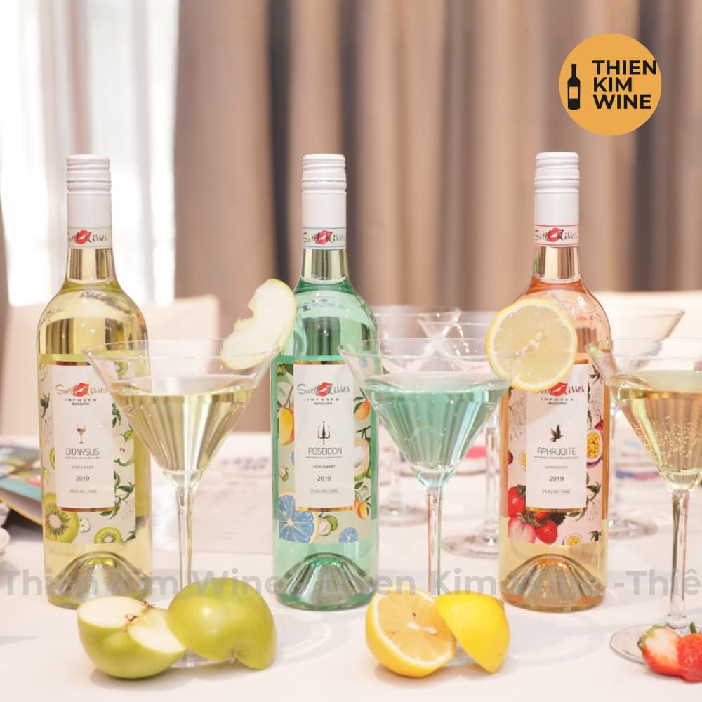 [Chính hãng] - Rượu Vang Cocktail Úc Sweet Kisses Moscato Hương Vị Trái Cây Nhiệt Đới (Poseidon–Dionysus–Aphrodite) - 8%