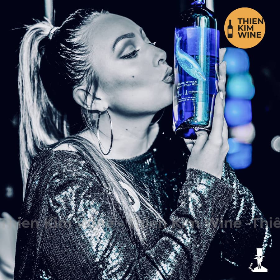 [Chính Hãng] - Rượu Vang Trắng Ngọt Ý BLUE WHALE Moscato Sweet White - 750ml (5.5%)